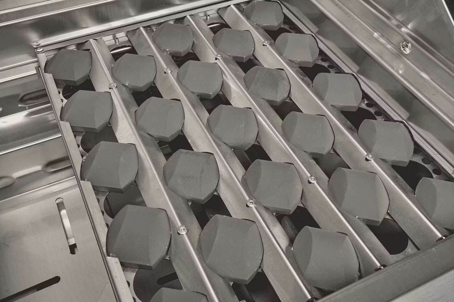 VOLCANIC STONE CERAMIC BRIQUETTES